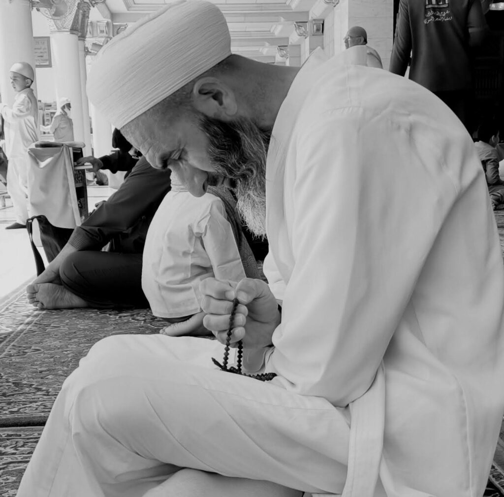 Duduk di sebelahku di Masjid Nabawi, Februari, 2024